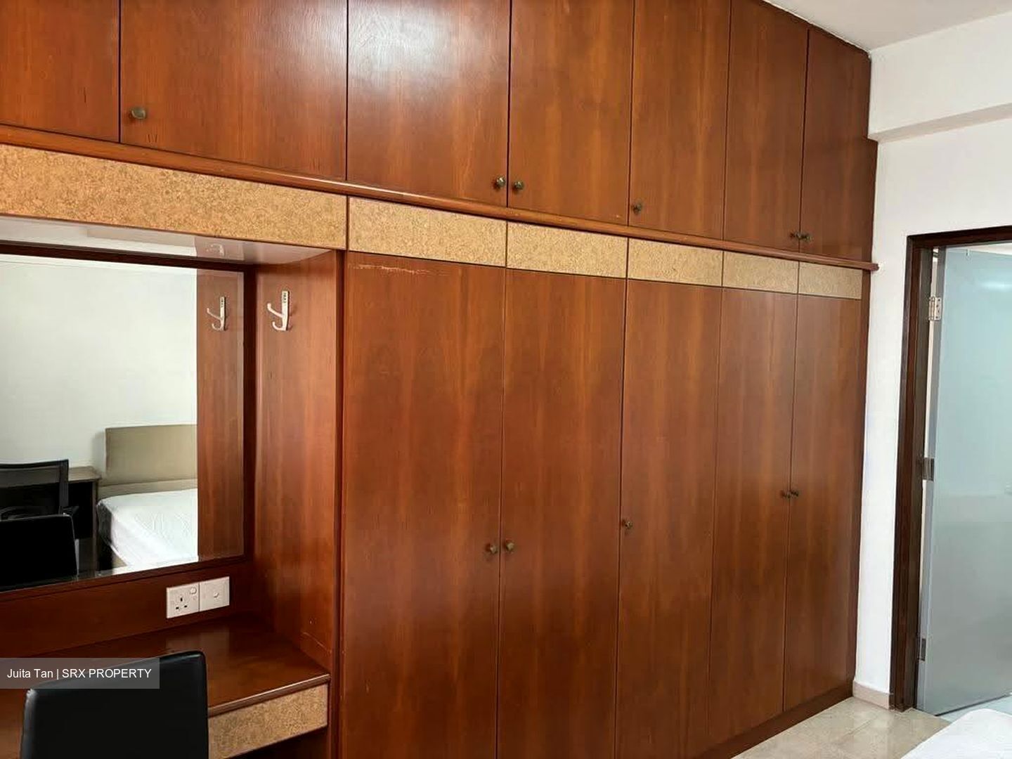 International Plaza (D2), Apartment #638176231